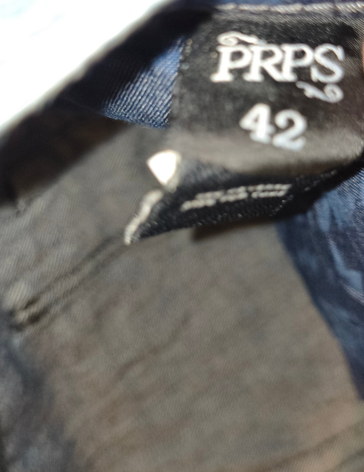 Awsum Thrift PRPS jeans size 42 black fabric brand label detail