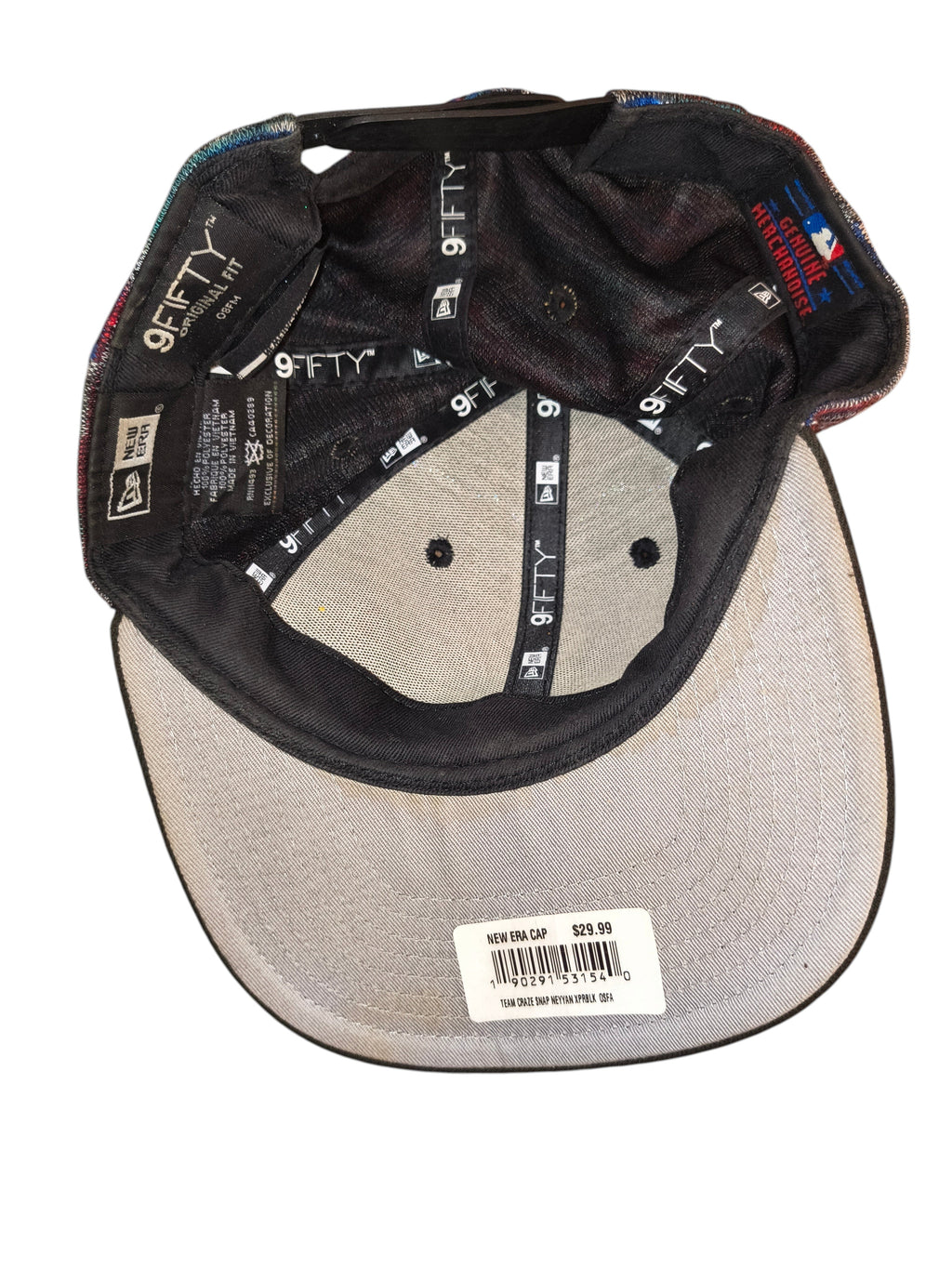 Awsum Thrift New Era 9FIFTY New York Yankees snapback hat interior showing grey under-visor and branding tags