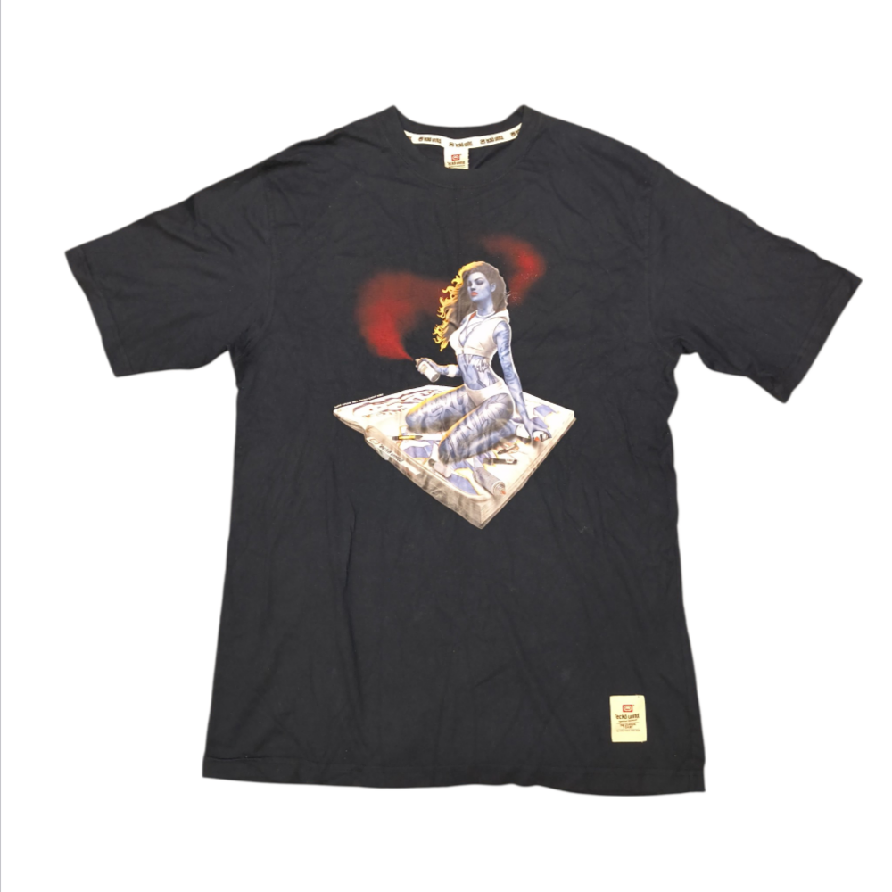 Ecko Unltd Men's XXL The Classic T-Shirt Graffiti Spray Paint Girl Tee Shirt