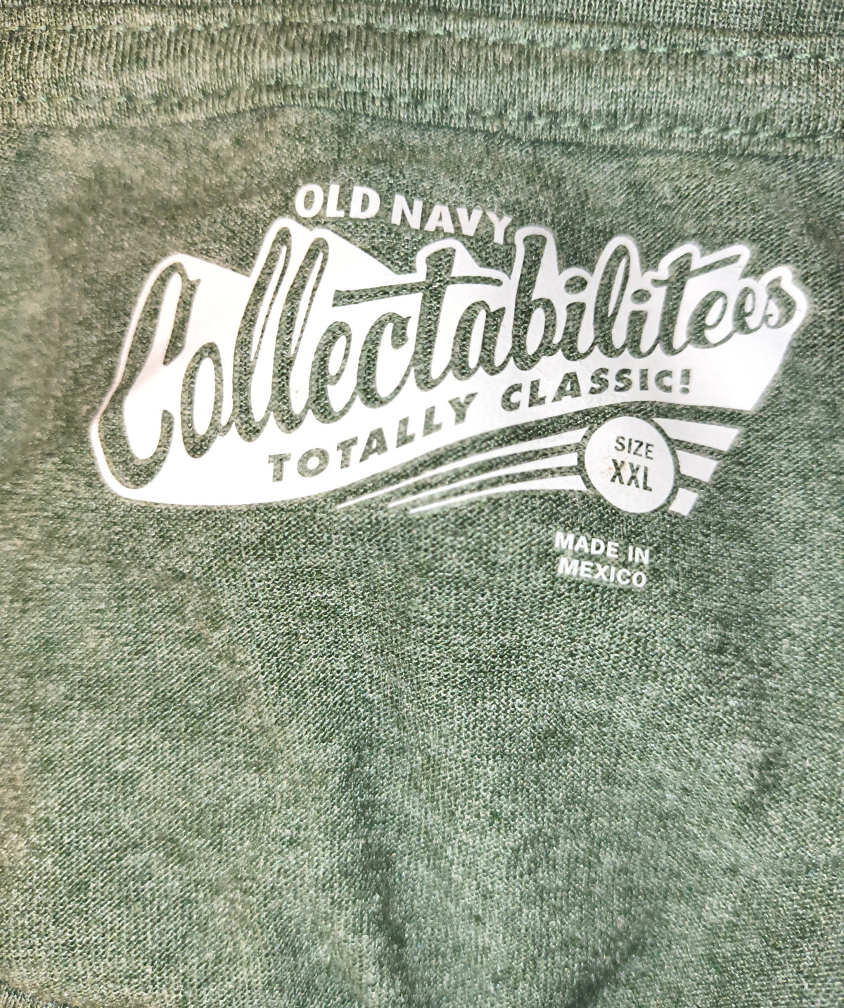 Old Navy Collectabilitees MTV Christmas Winter Fair Isle Graphic Tee - Kelly Green / XXL (NWT)