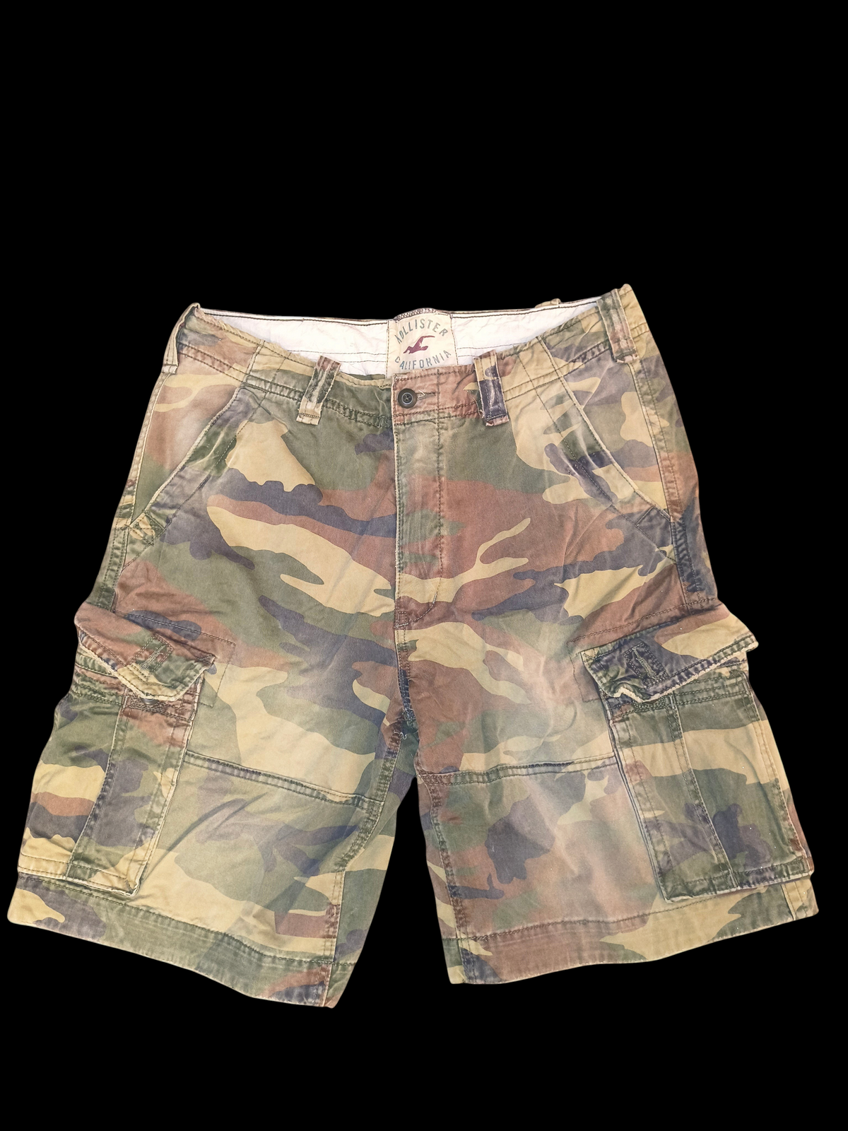 Awsum Thrift Hollister California men's cotton cargo shorts in woodland camouflage with utility pockets