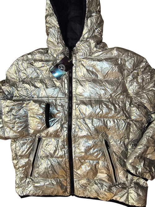 Awsum Thrift American Eagle metallic silver foil hooded puffer jacket with down insulation and front zip pockets.