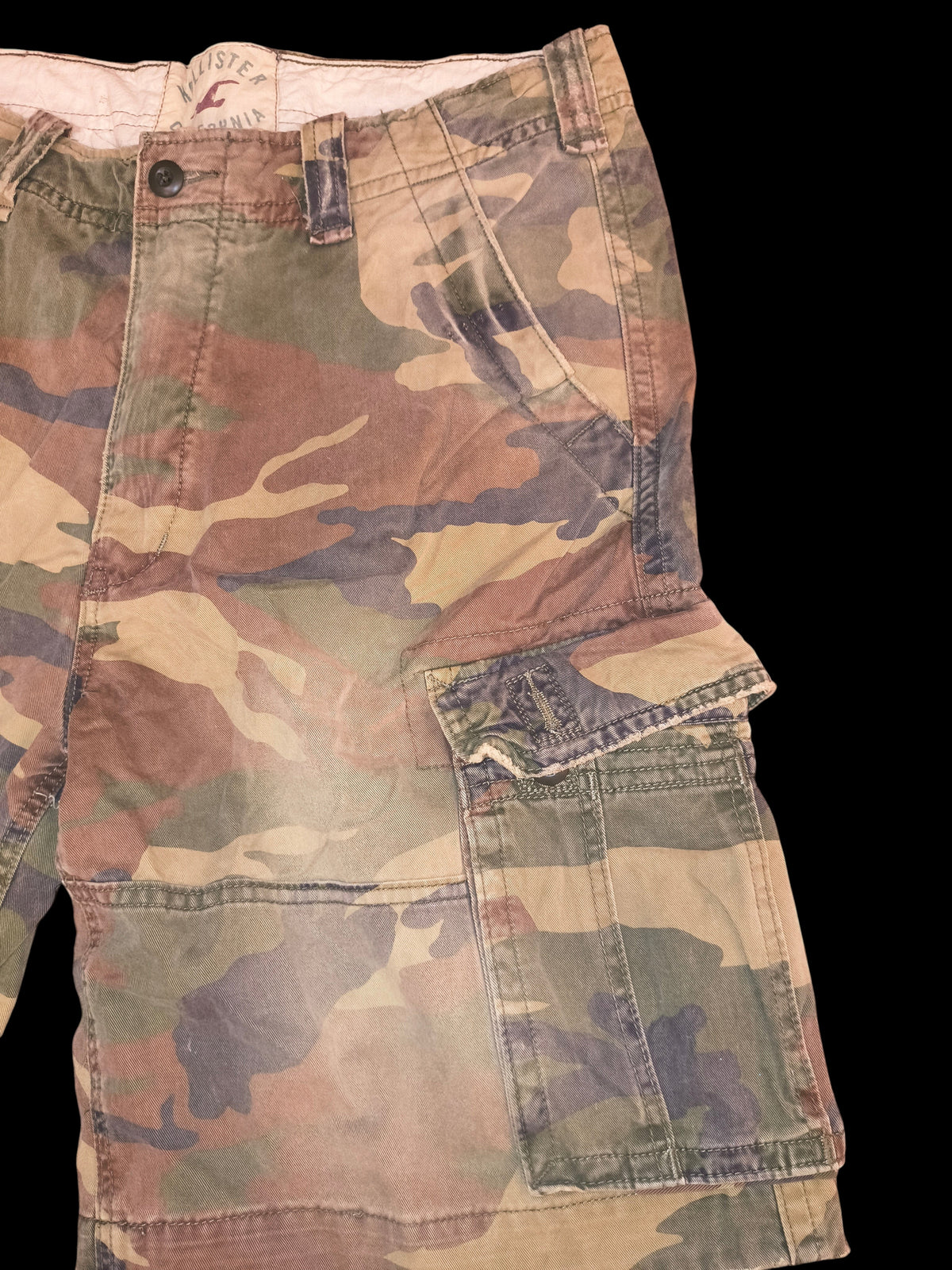 Awsum Thrift Hollister California men's woodland camouflage cotton cargo shorts with utility pockets